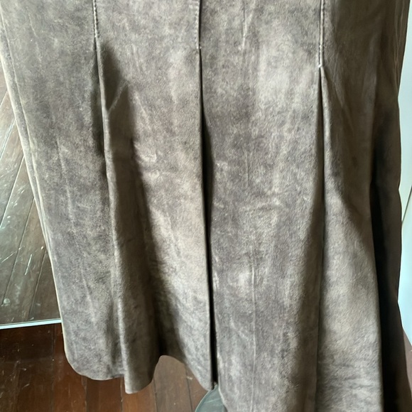 Washable Suede Danier pleated skirt - Picture 2 of 5